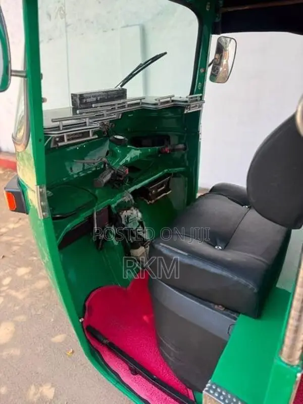 Bajaj RE 2004