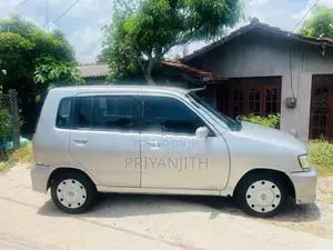 Nissan Cube 2000