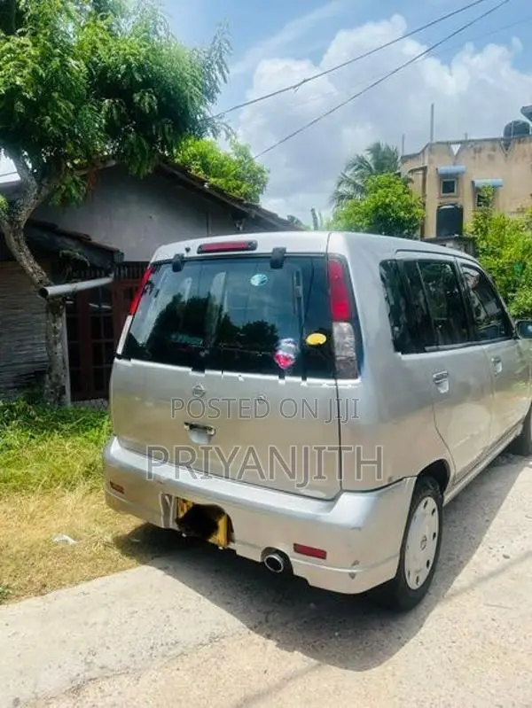 Nissan Cube 2000