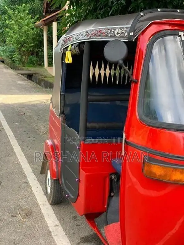 Bajaj RE 2004