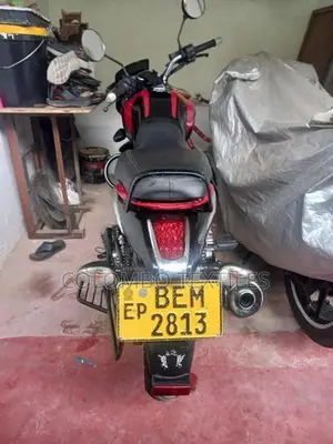 Bajaj V15 2016