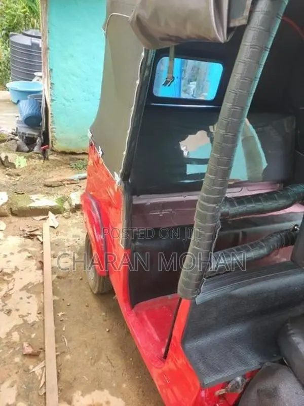 Bajaj RE 205cc 2011