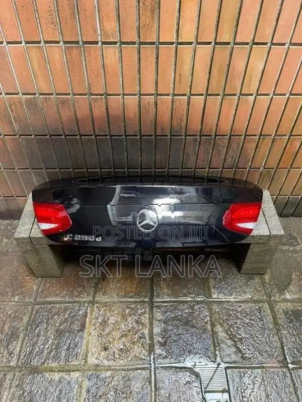 Mercedes C C200 Coupe Cabriolet 2017 AMG Rear End Bumper Lights