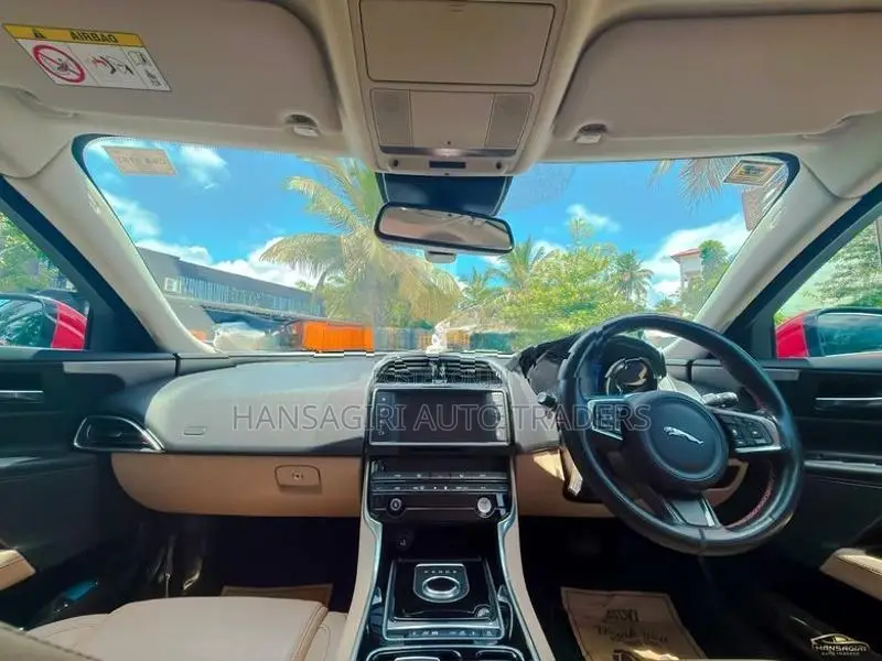 Jaguar XE 2017
