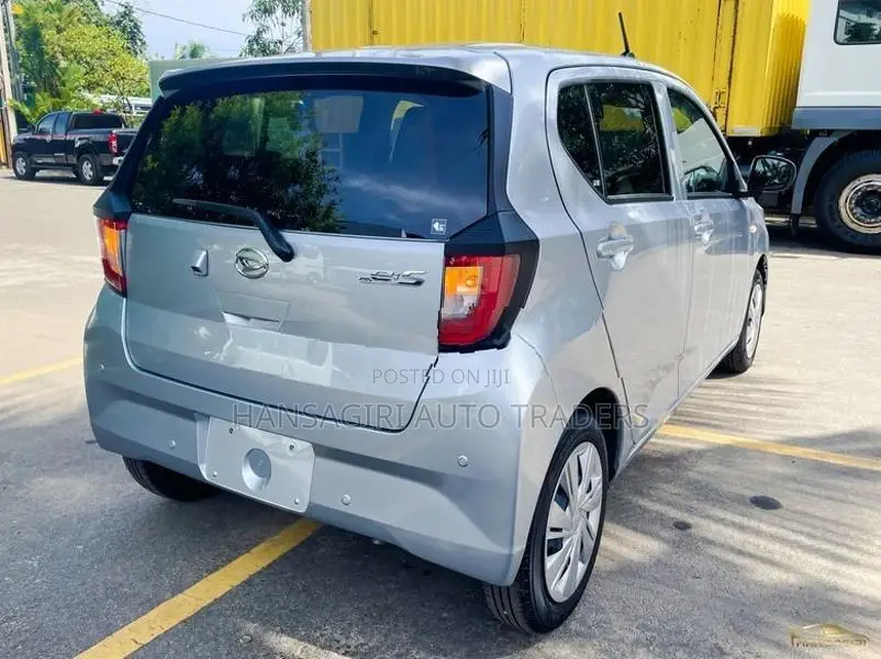 Daihatsu Mira 2025