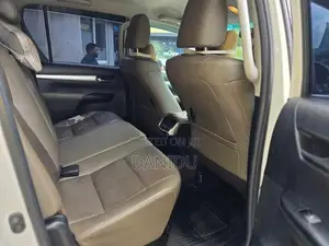 Toyota Hilux REVO G GRADE 2016
