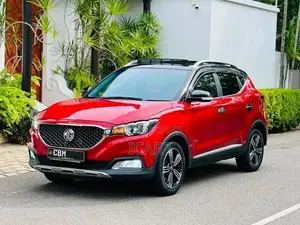 MG ZS Essence Black Top 2021