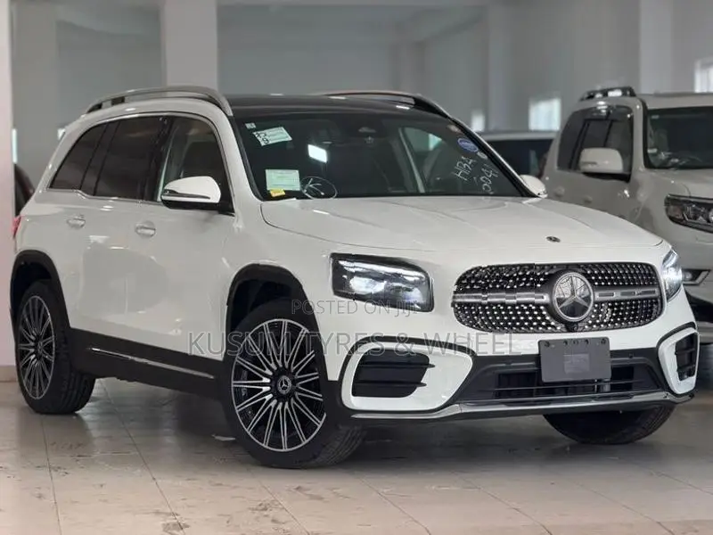 Mercedes Benz GLB Premium Plus AMG 2025