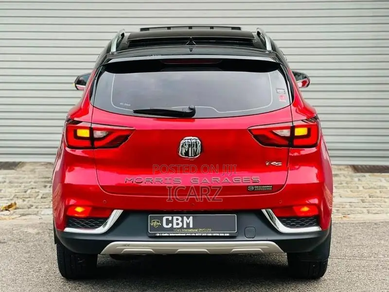 MG ZS Essence Black Top 2021
