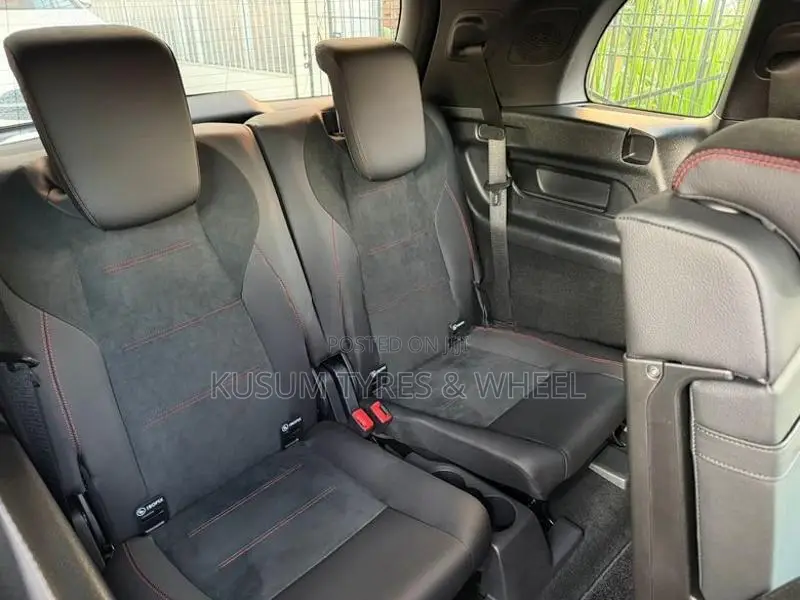 Mercedes Benz GLB Premium Plus AMG 2025