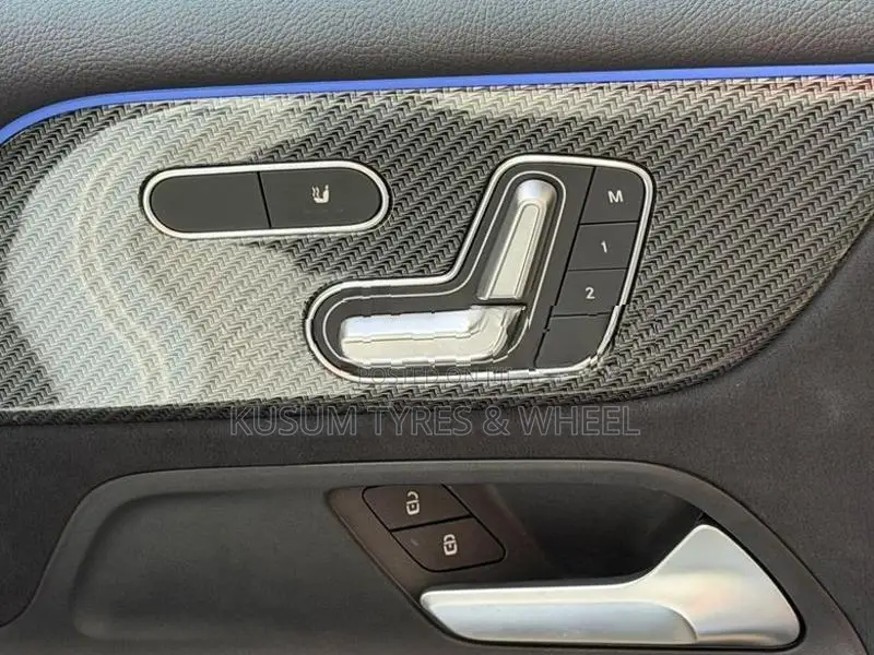 Mercedes Benz GLB Premium Plus AMG 2025