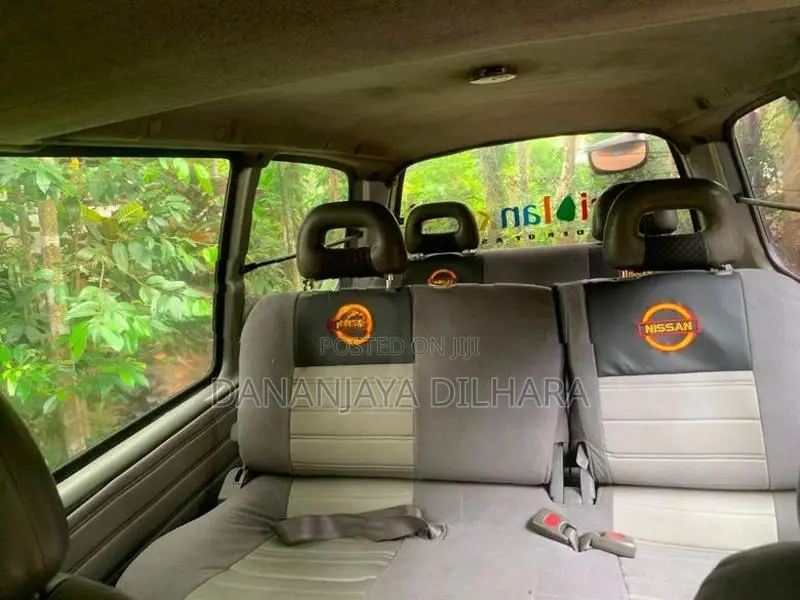 Nissan Serena 1993