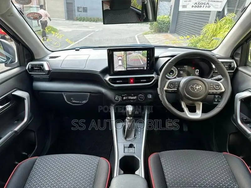 Toyota Raize Z Hybrid 2025