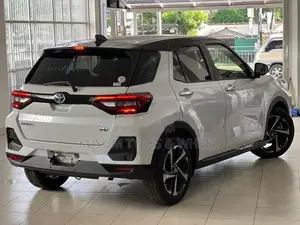 Toyota Raize 1.2 Hybrid Blindspot 2026