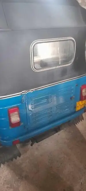 Bajaj RE 2012