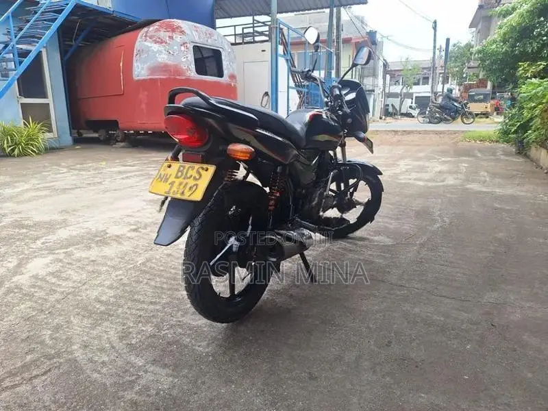 Bajaj Platina 100 2016