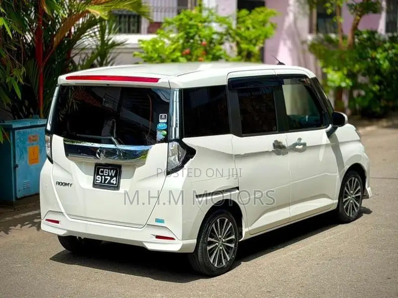 Toyota Roomy Custom GT 2025