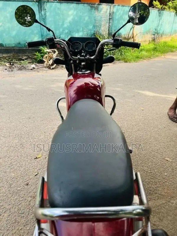 Bajaj CT100 2005