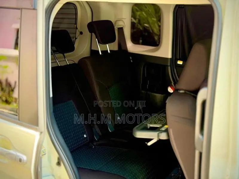Toyota Roomy Custom GT 2025