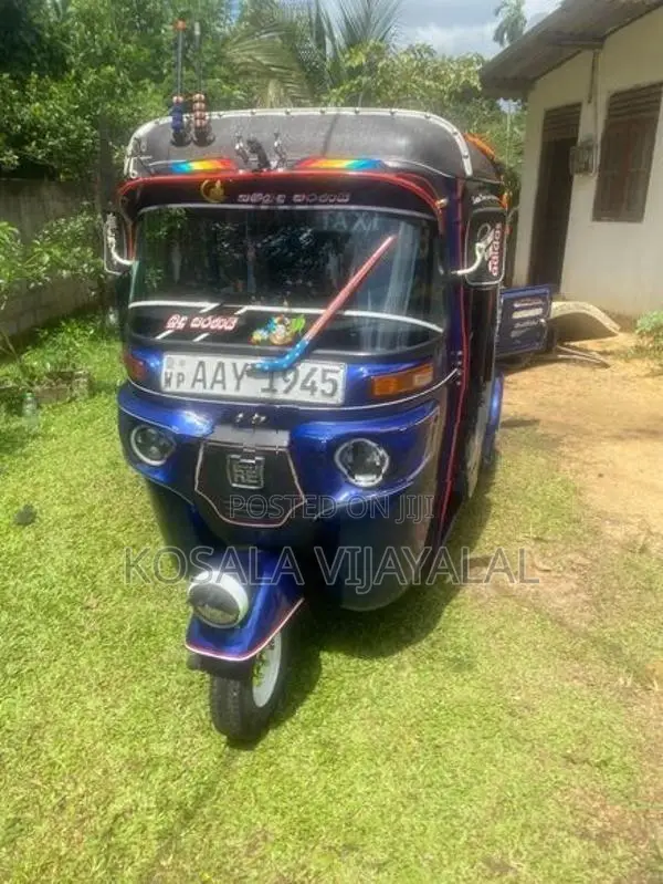 Bajaj RE 2015