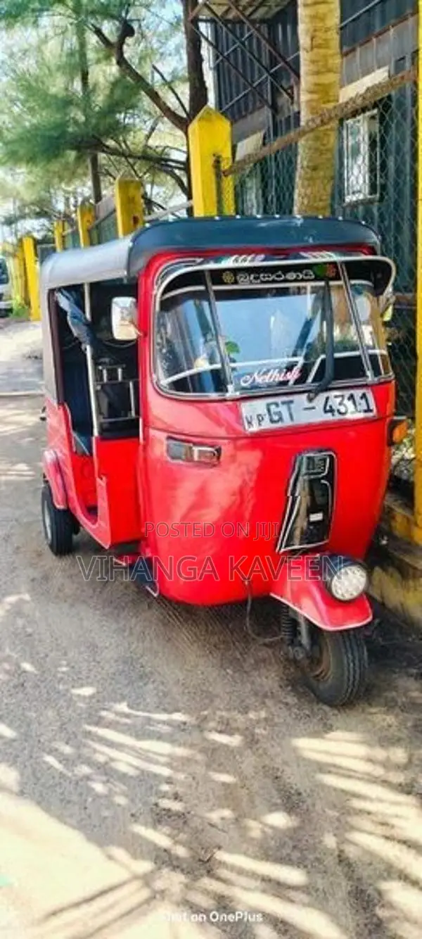 Bajaj RE 2002
