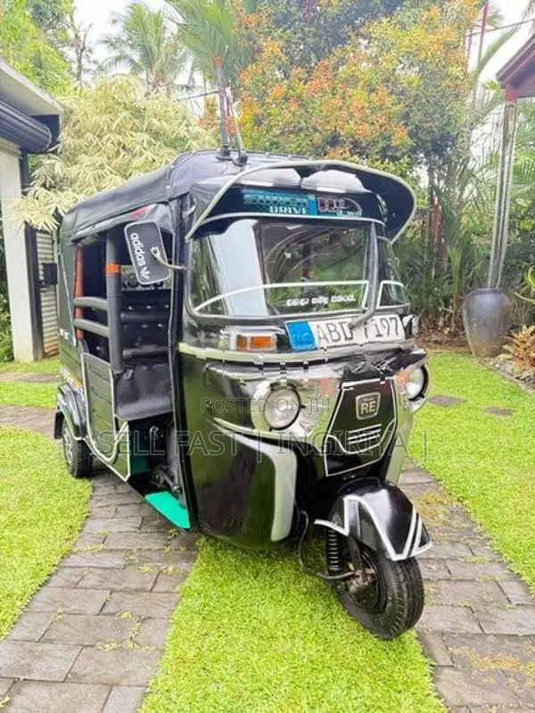 Bajaj RE Three Wheeler 2015
