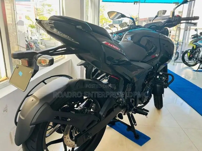 Bajaj Pulsar N160 Dual ABs Efi New 2026