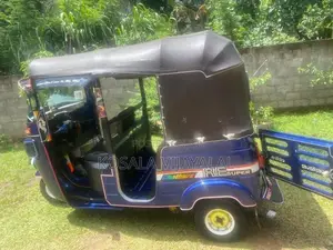 Bajaj RE 2015