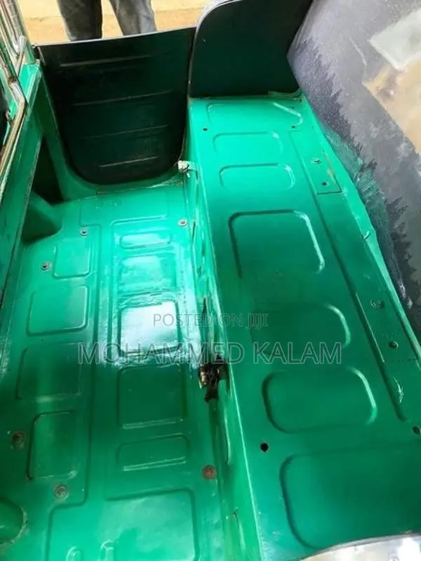 Bajaj RE 2013
