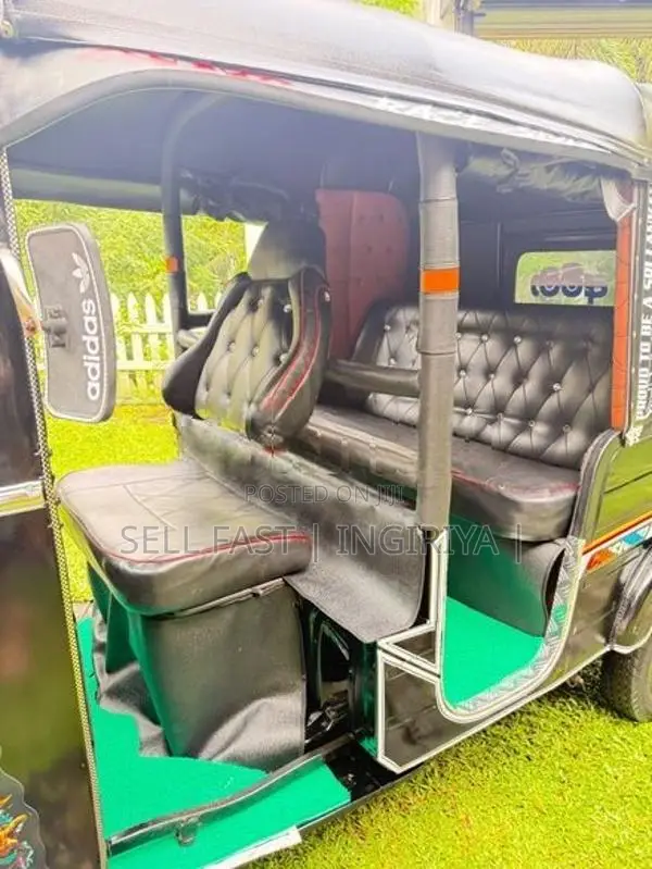 Bajaj RE Three Wheeler 2015
