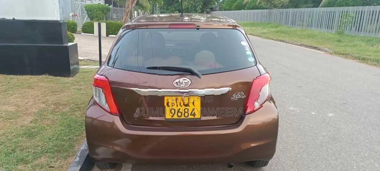 Toyota Vitz 2011