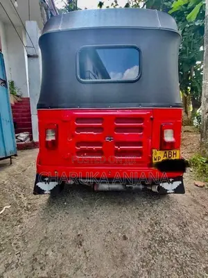 Bajaj RE 2015