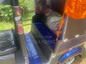 Bajaj RE 2015