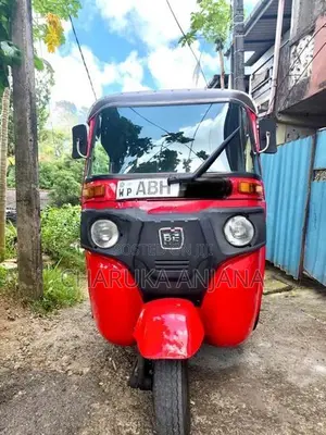 Bajaj RE 2015