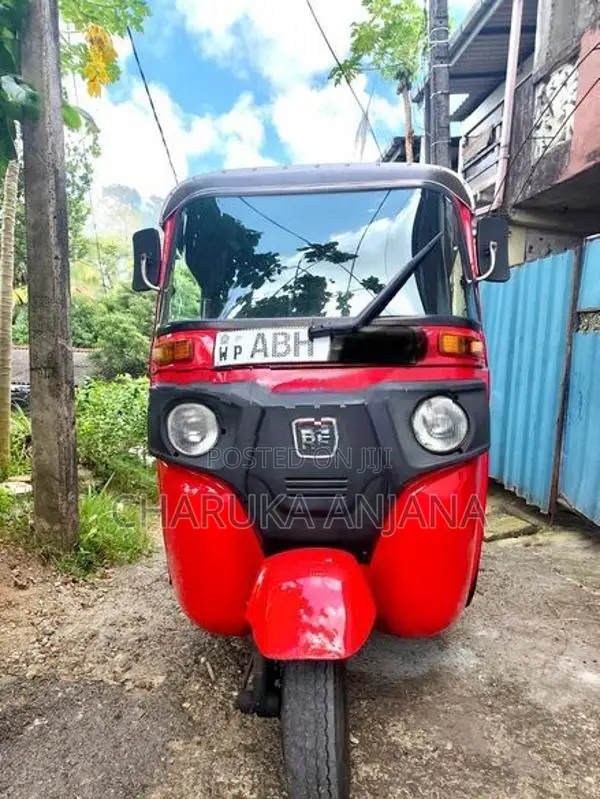 Bajaj RE 2015