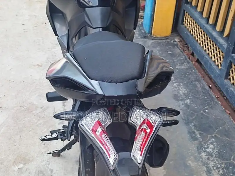 Bajaj Pulsar RS200 2018