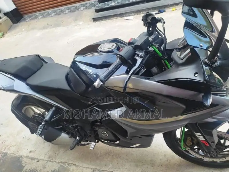 Bajaj Pulsar RS200 2018