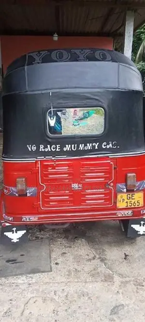 Bajaj RE 2000