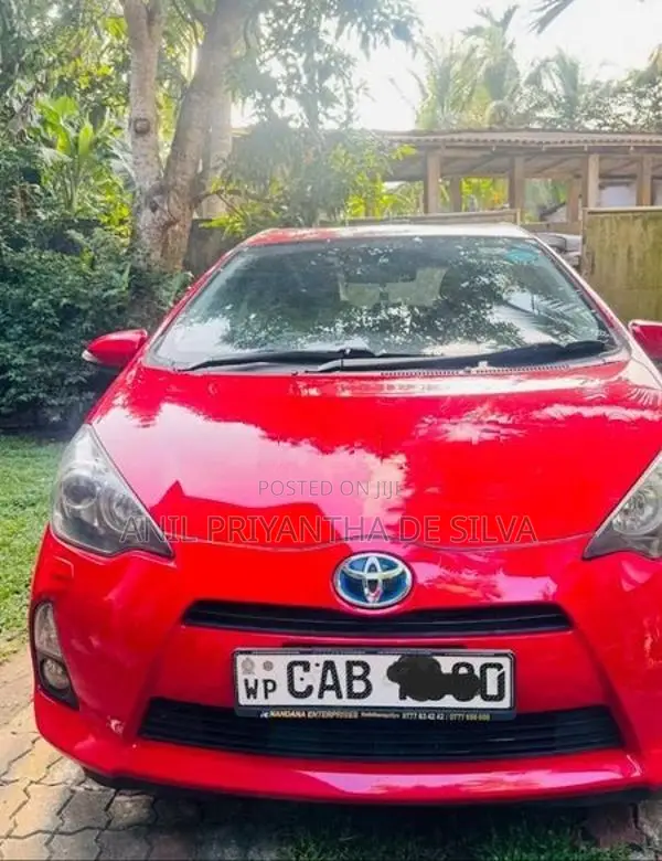 Toyota Aqua 2012