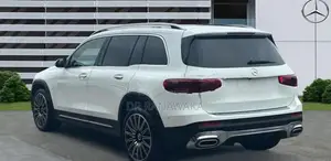 Mercedes Benz GLB 200 AMG Premium Plus 2025