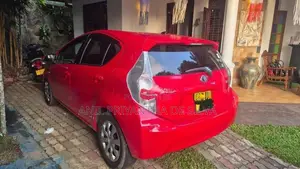 Toyota Aqua 2012