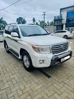 Toyota Land Cruiser LC200 2012