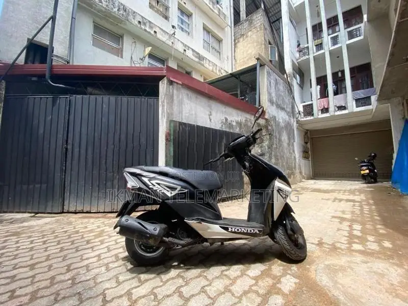 Honda Dio SCV110 2016