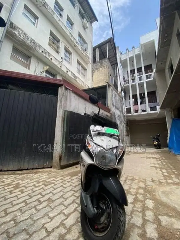 Honda Dio SCV110 2016