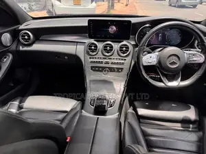 Mercedes Benz C200 AMG Premium Plus 2019