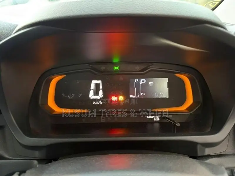 Daihatsu Mira Es Safety 2025