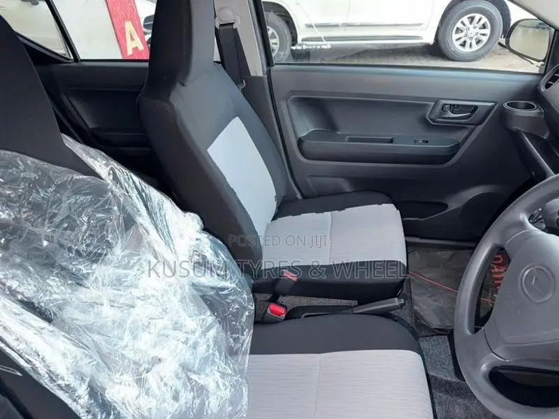 Daihatsu Mira Es Safety 2025