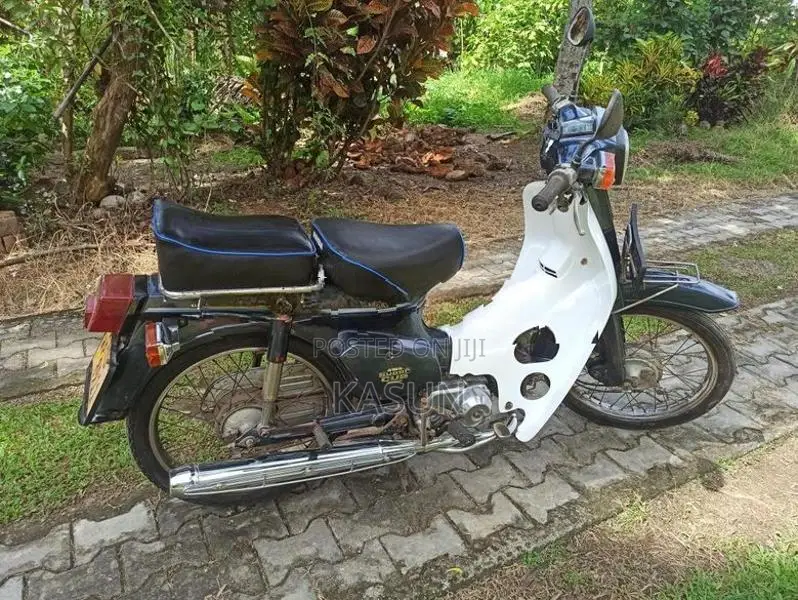 Honda Super Club custom50 2006