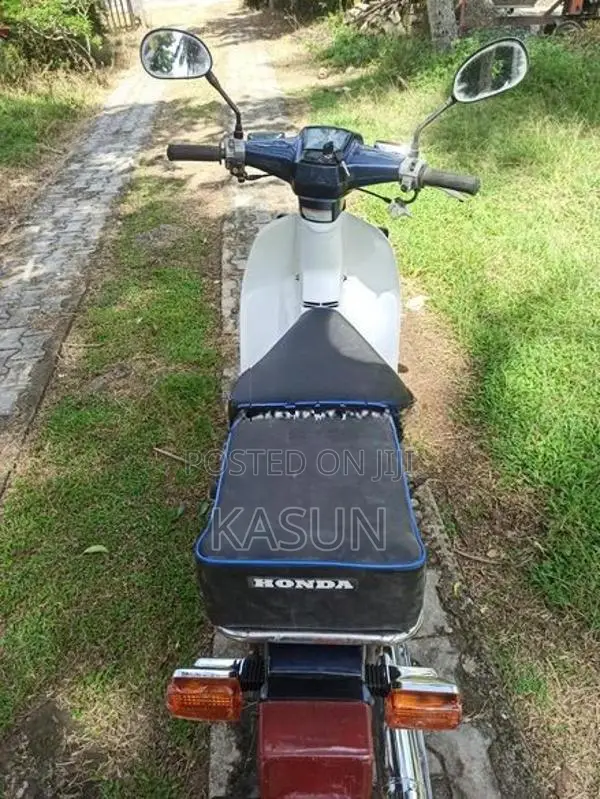 Honda Super Club custom50 2006