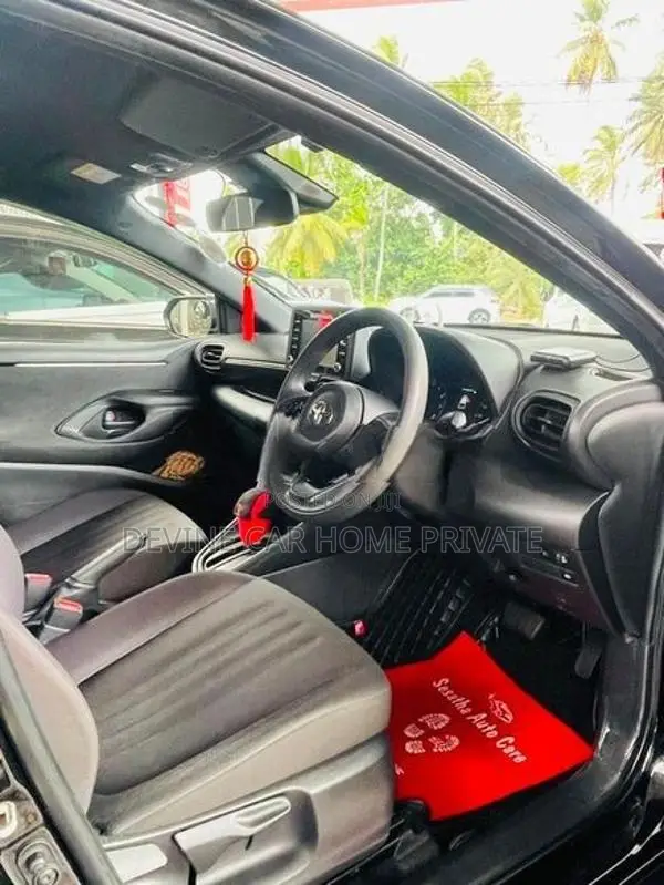 Toyota Yaris X 2023